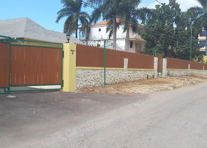 3 Bdr #2 At Ramparts Near Sangster Airport * Montego Bay